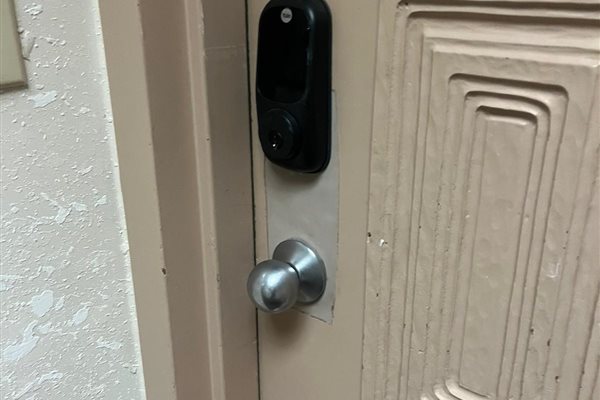 US Locksmith technician serving Sunny Isles Beach, FL