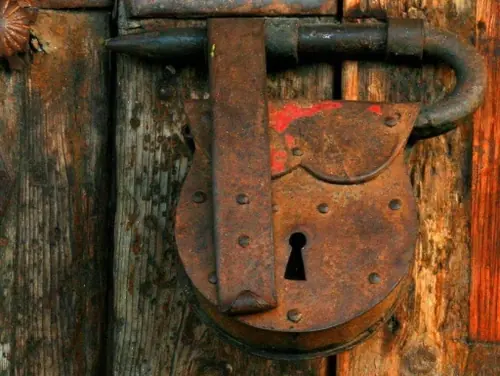 History of Locksmithing — Ancient to Modern (2026)